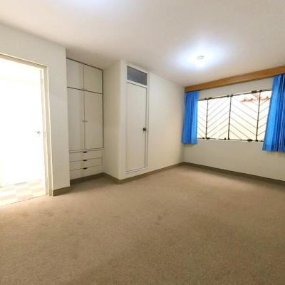 ALQUILER DE CASA EN CALLE LOS SAUCES, URB. SANTA VICTORIA